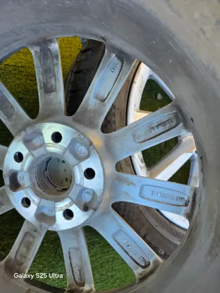 Se vende 4 Llantas Audi R17