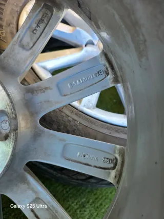 Se vende 4 Llantas Audi R17