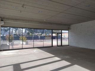 Local comercial en venta en El Barral Ferial en Coslada