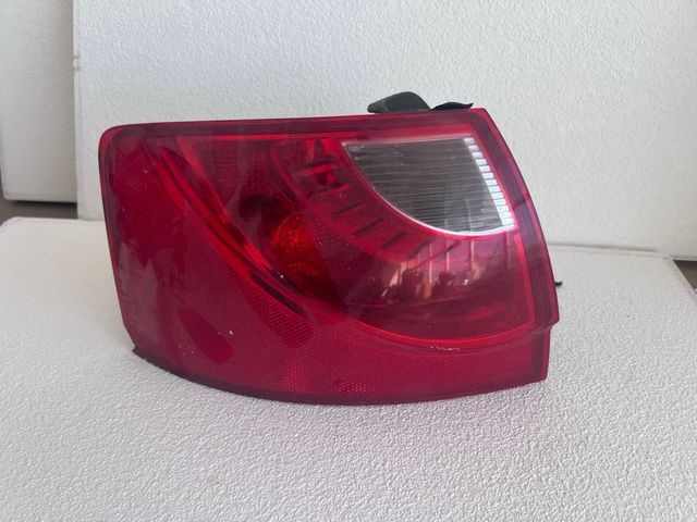 Piloto trasero izquierdo Seat Exeo ST