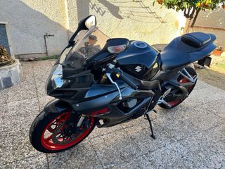Suzuki GSXR 600 K7 Negra