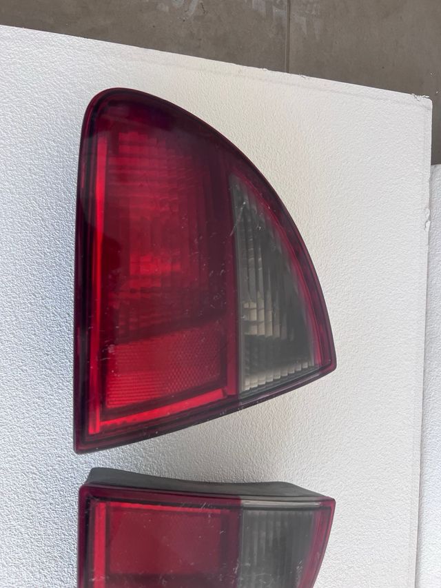 Piloto trasero Seat Leon MK1 ... en buen estado,