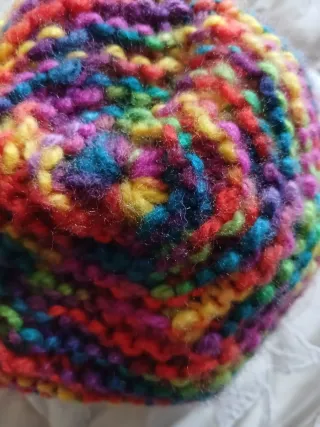 Cappello fatto a mano arcobaleno