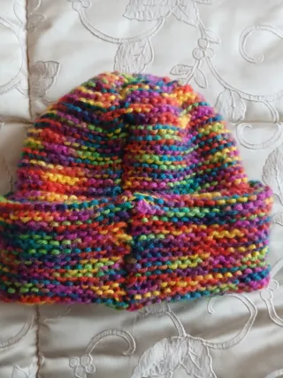 Cappello fatto a mano arcobaleno