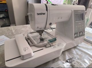 Máquina de Bordar Brother Innovis 340 ED Disney