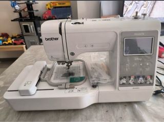Máquina de Bordar Brother Innovis 340 ED Disney