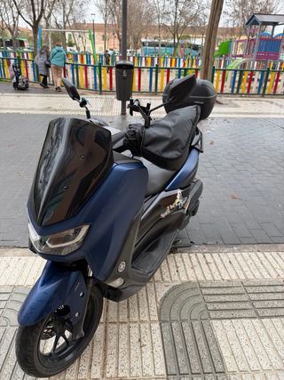 Moto Scooter Azul Automática