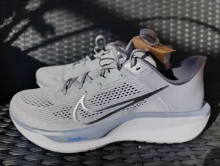 Nike Quest 6 Gris/plata-Blanco T48