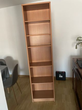 Estantería de madera