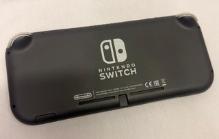 Console portatile Nintendo Switch Lite + custodia