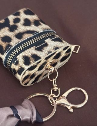 Monedero y llavero con estampado de leopardo Nuevo