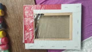 Caballete, bastidor y pinturas