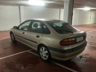 Renault Laguna 1.6 16V 110cv – ITV 2027