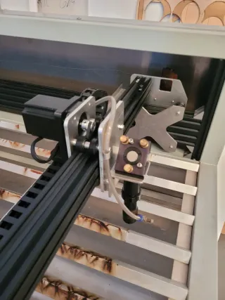 Máquina corte y grabado láser