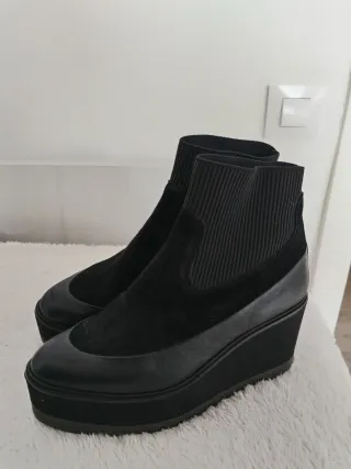 Botines Castañer Negro Cuña.