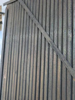 Persiana metálica corredera