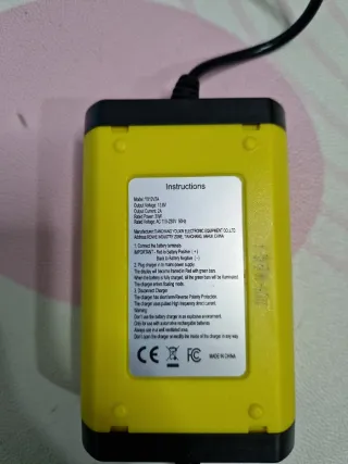 Cargador Batería Coche