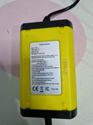 Cargador Batería Coche