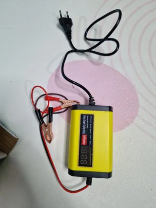 Cargador Batería Coche