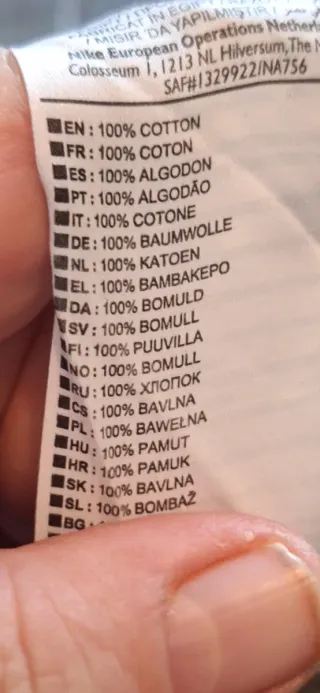 T-shirt nera con logo Nike