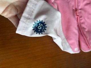 Neopreno niña arcoíris rosa . Talla 4-5 años