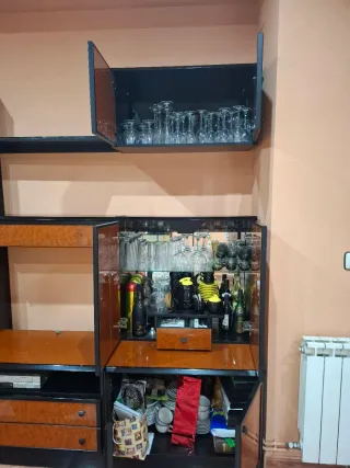 Mueble de salón y vitrina