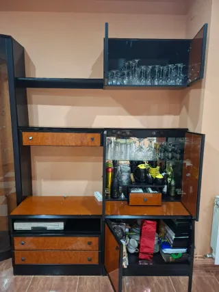 Mueble de salón y vitrina