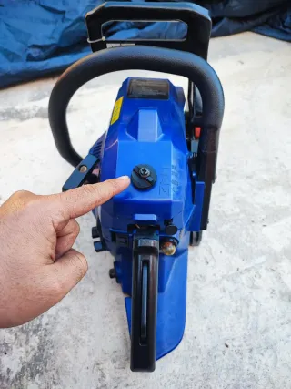Motosierra azul