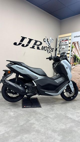 Yamaha NMAX TECH Scooter Automático