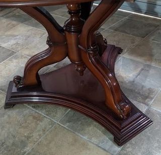 Mesa y 4 sillas de comedor