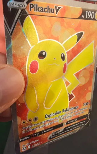 Carta Pokémon Pikachu V 100% ORIGINAL POKÉMON TCG