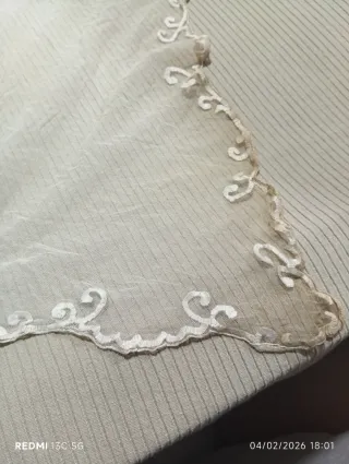 Mantilla antigua beige encaje. 2'10x0'90