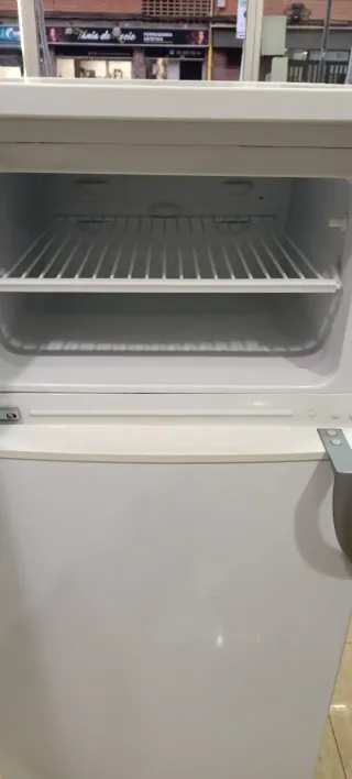 Nevera HAIER Blanca 140 x 55 x 58