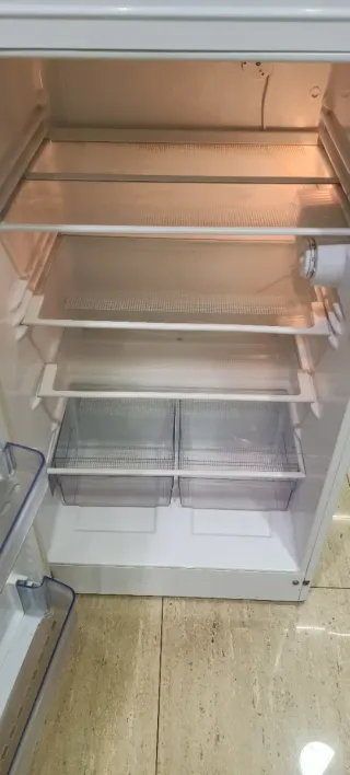 Nevera HAIER Blanca 140 x 55 x 58