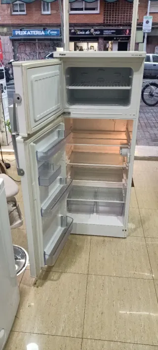 Nevera HAIER Blanca 140 x 55 x 58