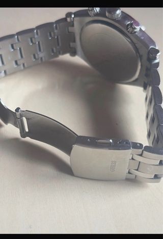 Reloj Guess Cronógrafo Esfera Negra y Plateada