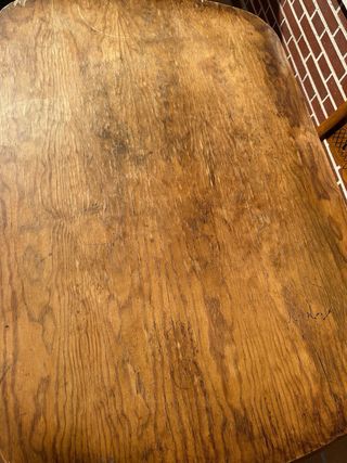 Mesa de madera con 4 sillas