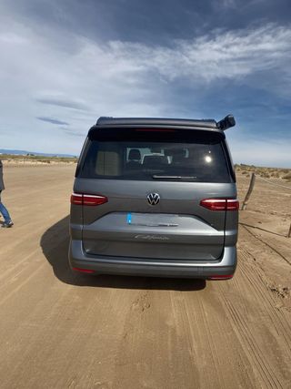 Volkswagen California 2025 DSG 22.000 KM. Equipada