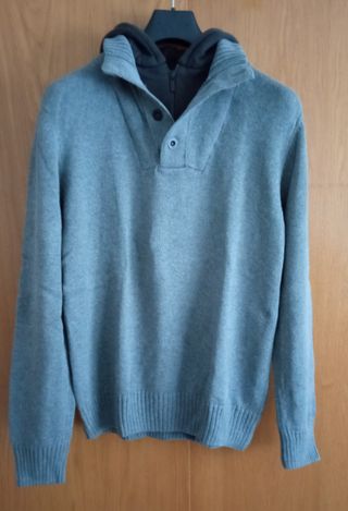 Jersey gris con capucha