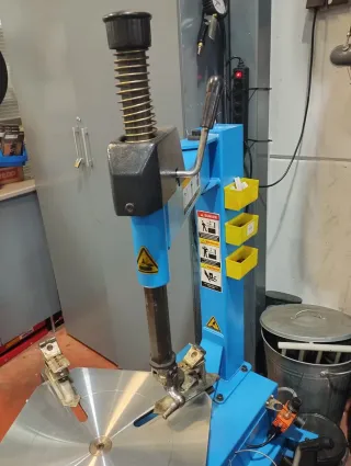 Desmontadora Neumáticos RSF DT-82