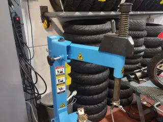 Desmontadora Neumáticos RSF DT-82