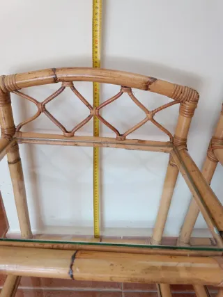 Mesitas de noche de bambú y cristal