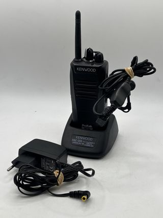 WALKIE TALKIE KENWOOD TK-3401D-E CON BASE