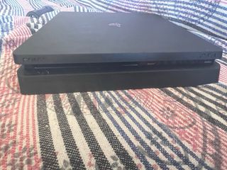 PS4 (PlayStation 4) con juegos , mando y volante