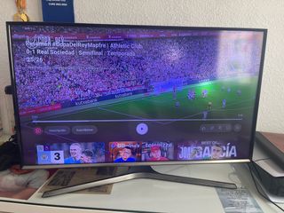 Televisión Samsung Negra y Plateada