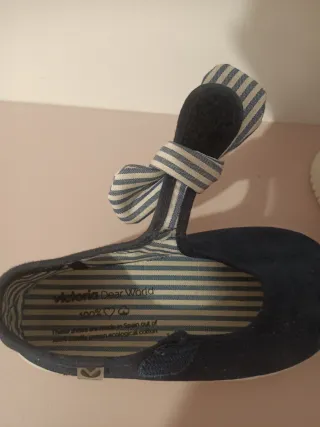 Merceditas Vitoria azul marino lazo T25