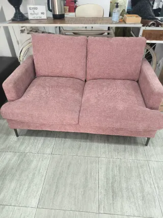 Elegante sofá de 2 plazas en tela