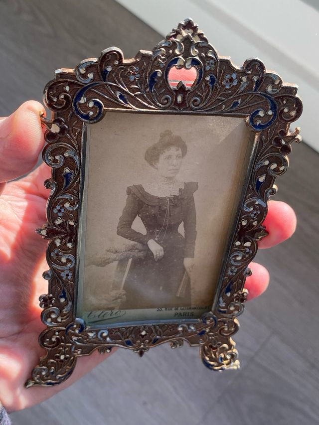 Precioso Portarretratos esmaltado XIX