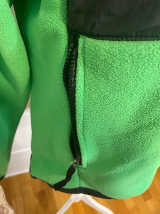 Chaqueta Polar Blaze Beat Verde y Negra