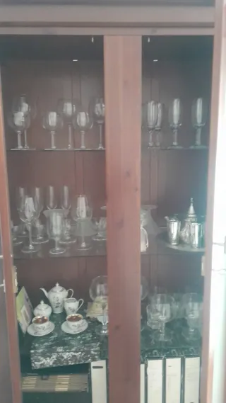 Vitrina madera diseño italiano.no envio...